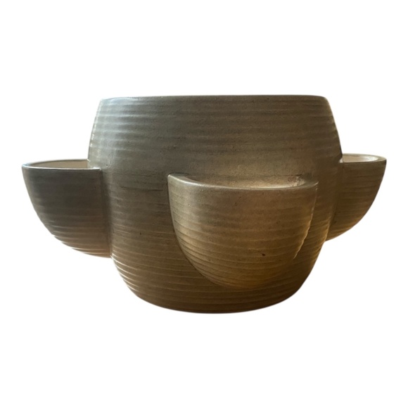 Vintage McNees signed pottery, collectible ceramic strawberry planter - Picture 9 of 16